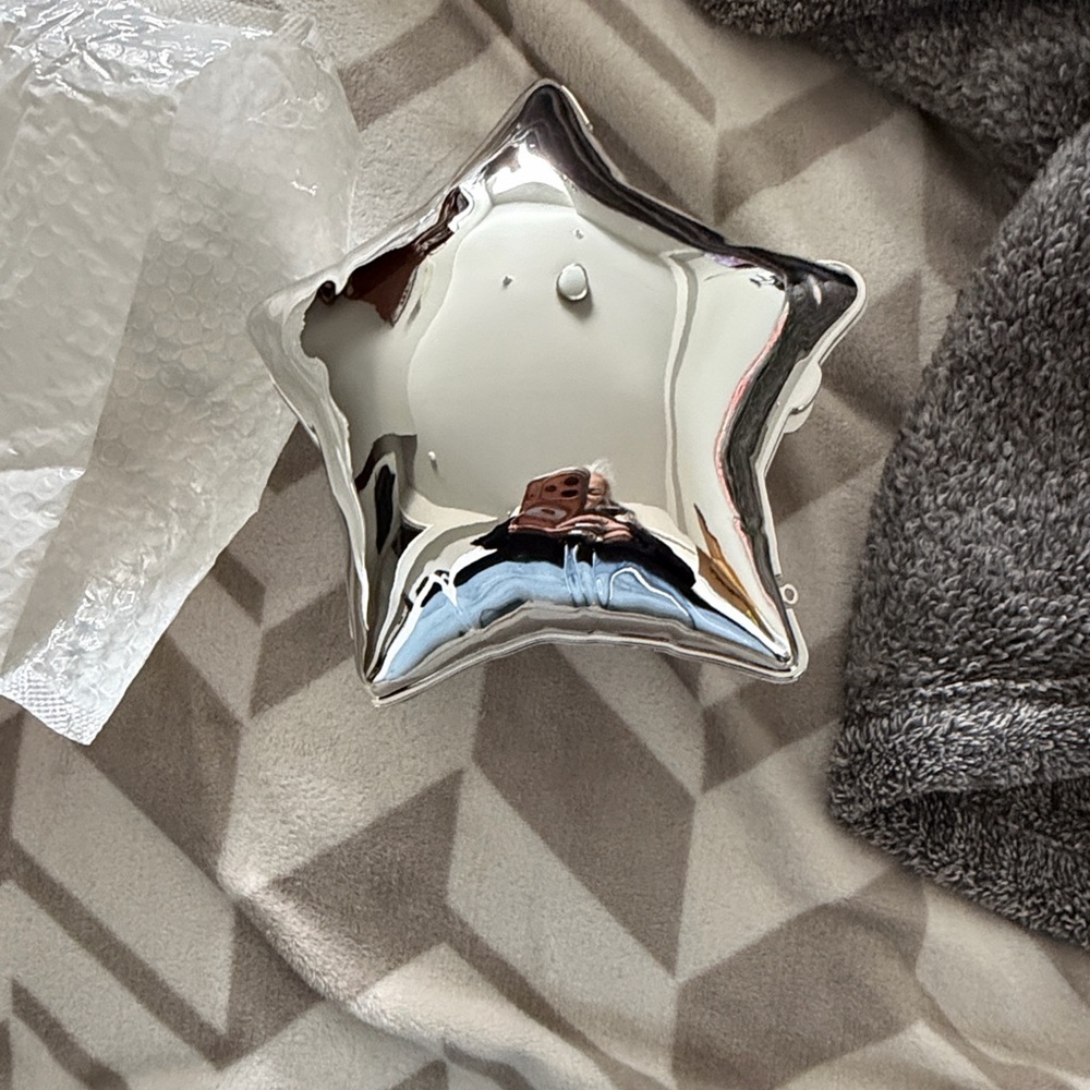 Star-Shaped Metallic Jewelry Box - Silver plastic